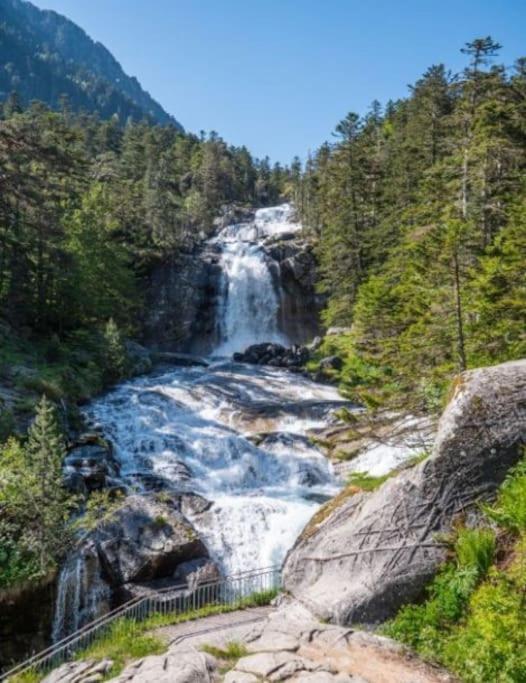 アルシザン・アヴァン Eden Des Pyreneesヴィラ エクステリア 写真